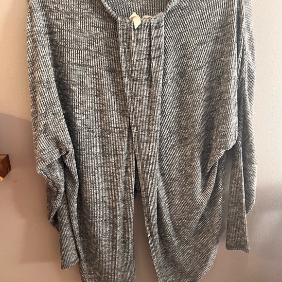 Cute open back women’s top - L - Picture 2 of 4